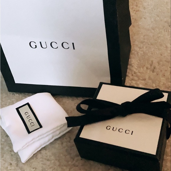 Meet your Posher, Coranisa - Picture 3 of 12